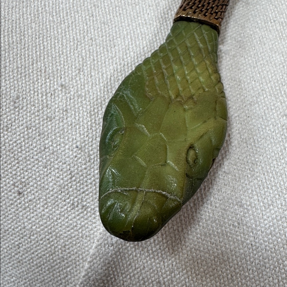 Vintage 50s-70s era bronze snake necklace faux jade - Picture 3 of 8